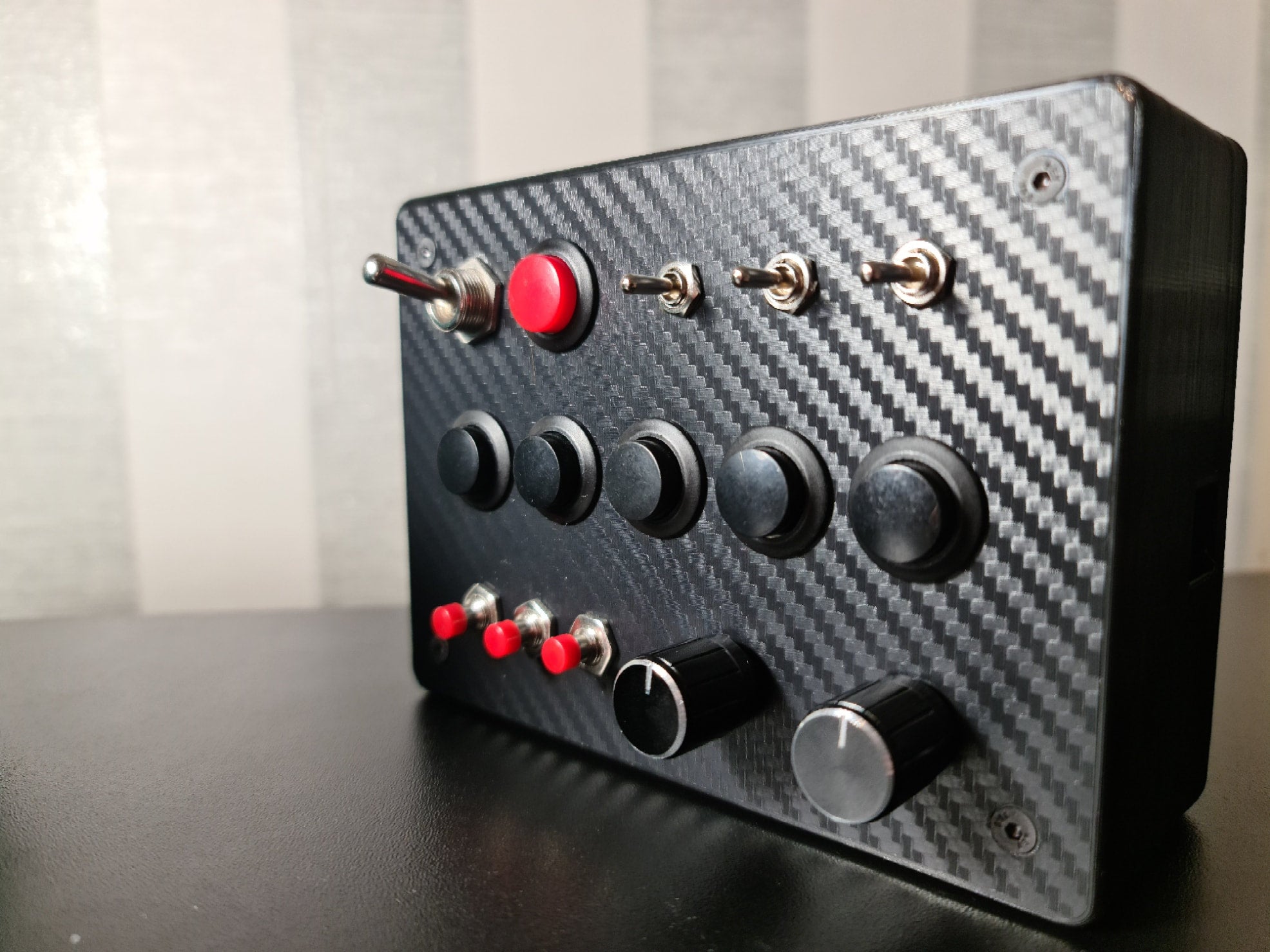 Button Box Omega | Sim 3D